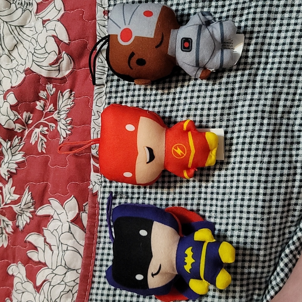 Set of 3 McDonalds Happy Meal Toys 2021 DC Comics Series Character Hangi…